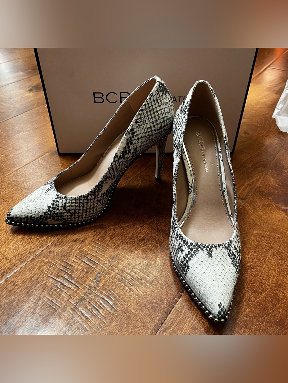 BCBGeneration Holli Pointed Toe Pumps Snake Print Black With Studded 7